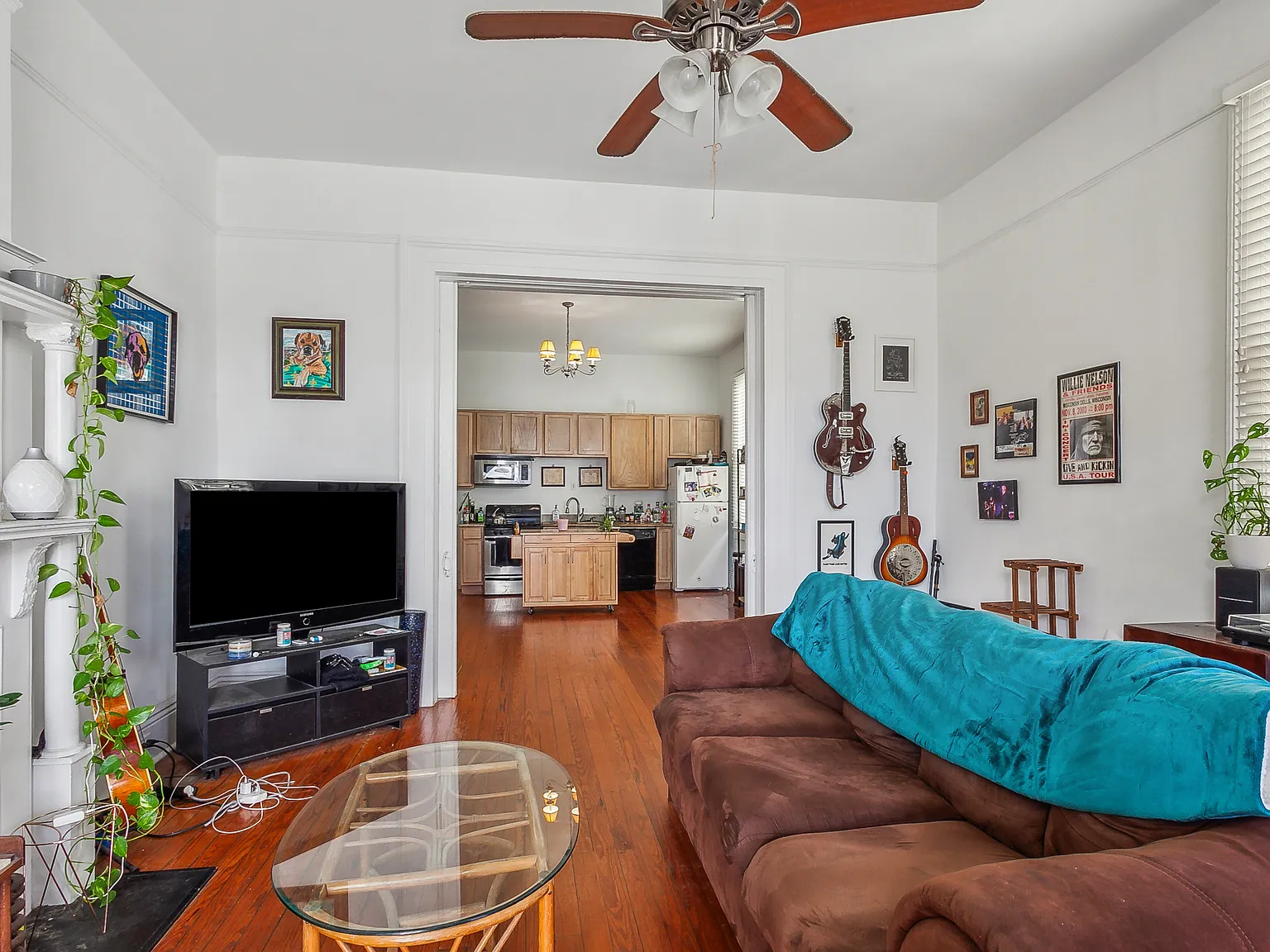 3 bed, 1.5 bath, 2150 sqft, $2,395 — Photo 4