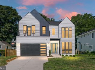 117 Elm St SW, Vienna, VA 22180