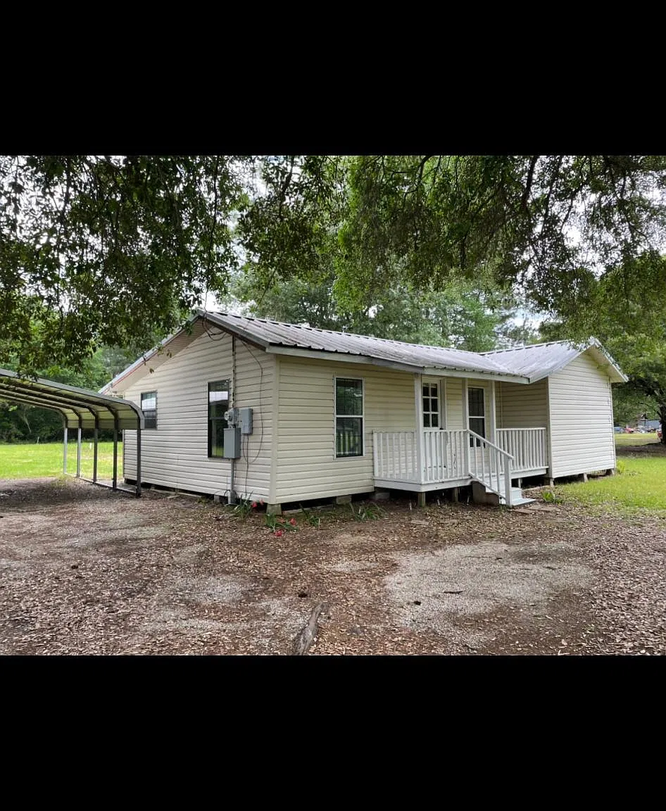 5899 FM 326 — Photo 3