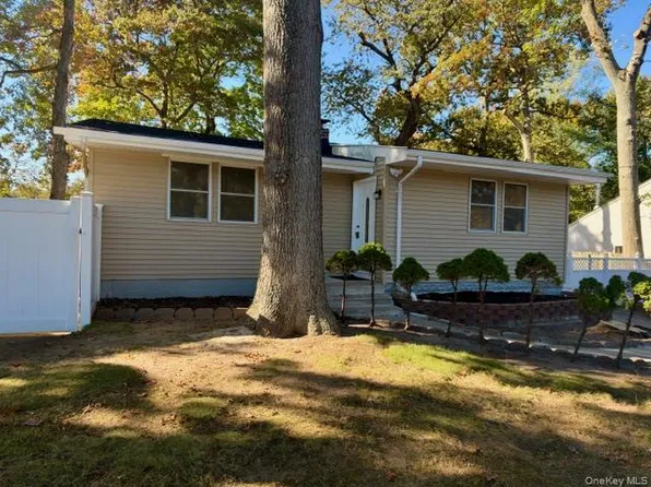 42 Gould Road, Centereach, NY 11720