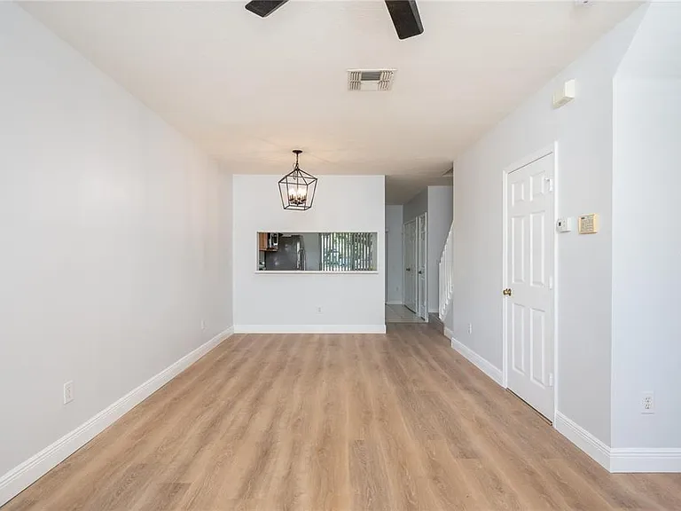 1150 Vineland Pl — Photo 7
