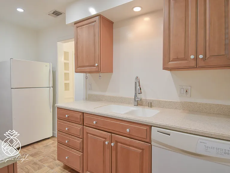 9356 W Olympic Blvd #1/2 — Photo 14