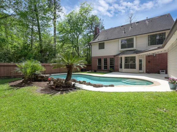 2 S Duskwood Pl, Spring, TX 77381