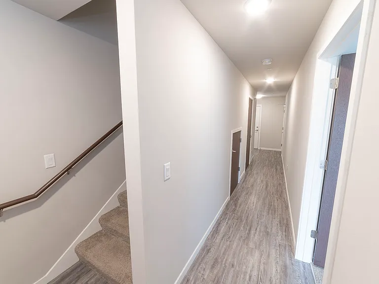 Mammoth Springs Apartments & Townhomes — Photo 99
