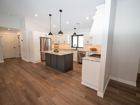 3rd image of 29838 Ranchette Dr