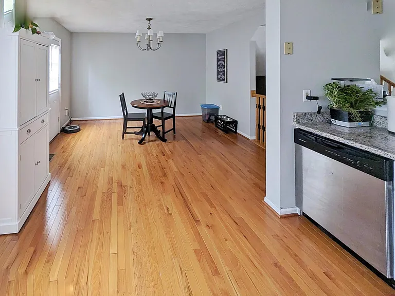 5240 Earles Ct — Photo 9