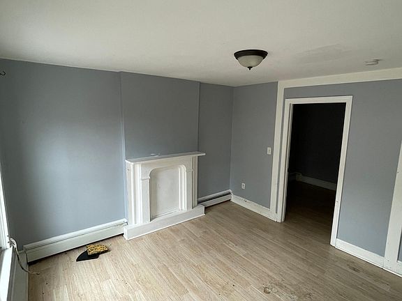 2nd image of 187 Renwick St Floor 3