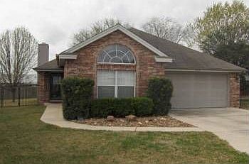 1st image of 737 Woodrow Cir
