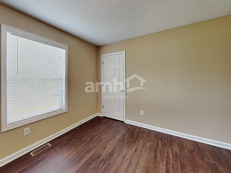 20 Michelle Ln — Photo 13