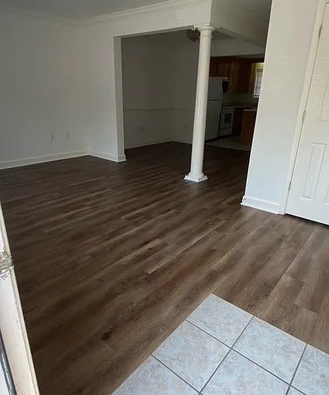 986 Monroe Ave — Photo 2