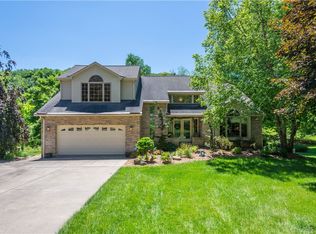 537 McCombs Rd, Venetia, PA 15367