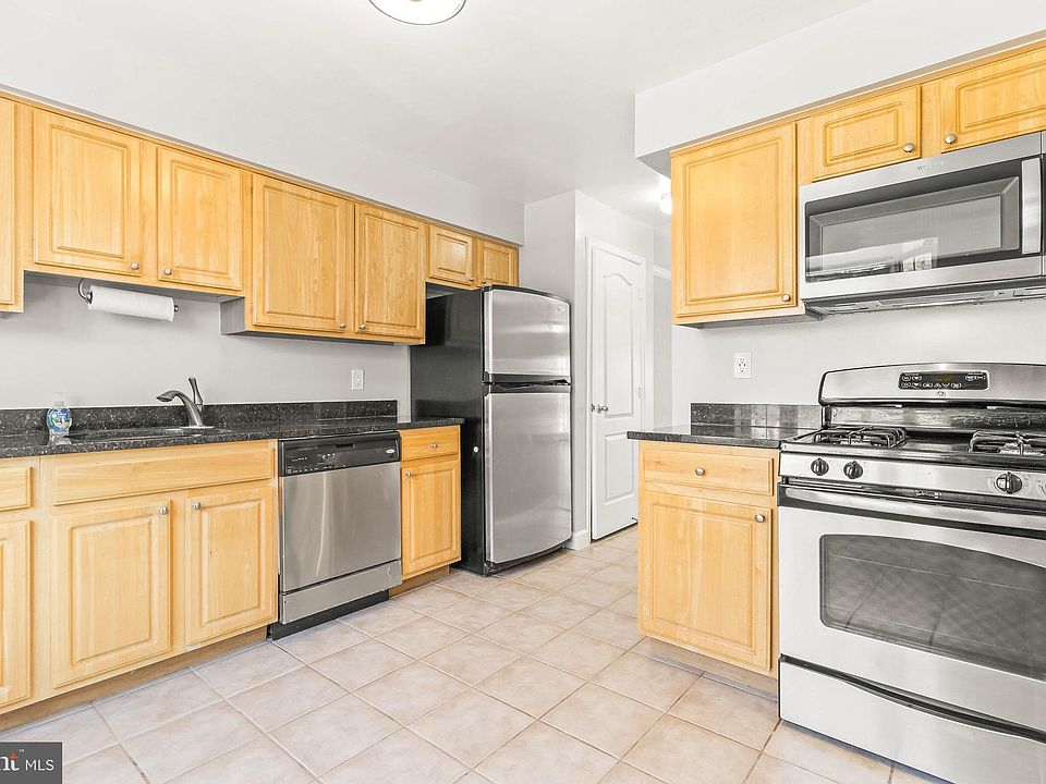 1st image of 3842 Chesterwood Dr #3842
