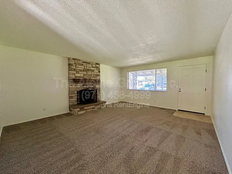 5595 SW Menlo Dr — Photo 7