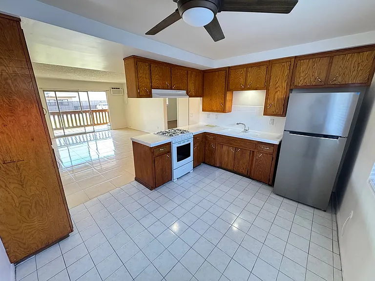 5642 Rosemead — Photo 23
