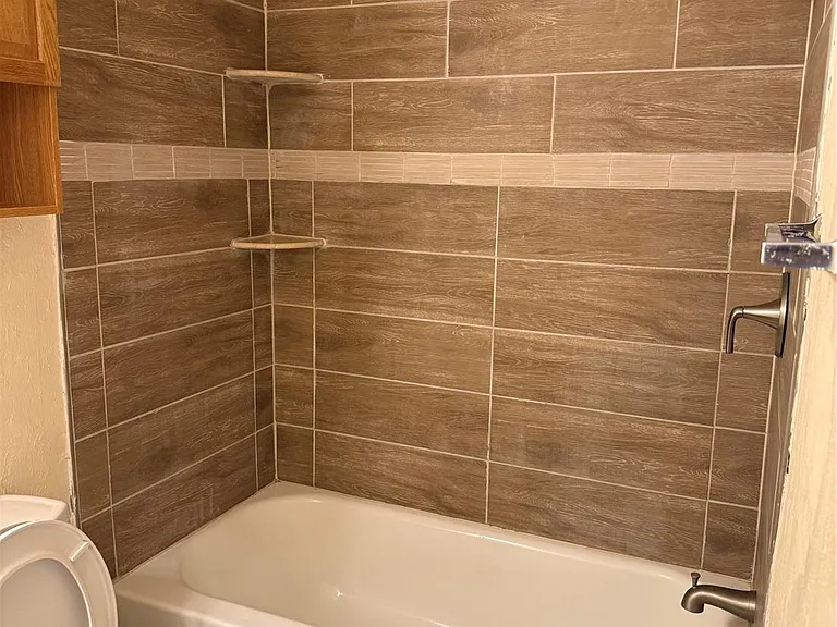 6604 Tamar Dr — Photo 7