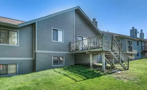 3403 Comstock Ave — Photo 3