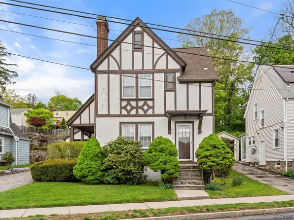 31 Lynton Place, White Plains, NY 10606