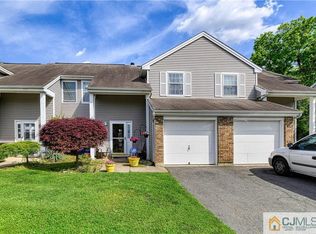 32 Renaissance Ln #25, New Brunswick, NJ 08901