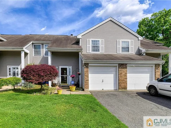 32 Renaissance Ln #25, New Brunswick, NJ 08901