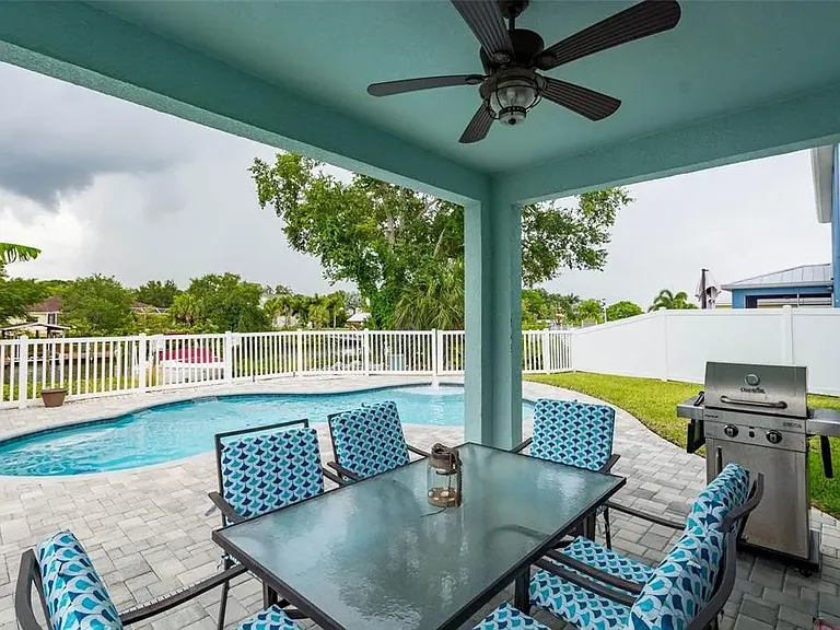 425 Bahama Grande Blvd — Photo 34