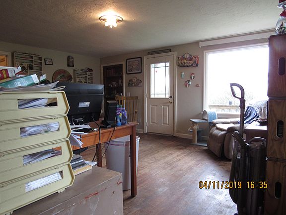 4th image of 1107 SW Galley Ave
