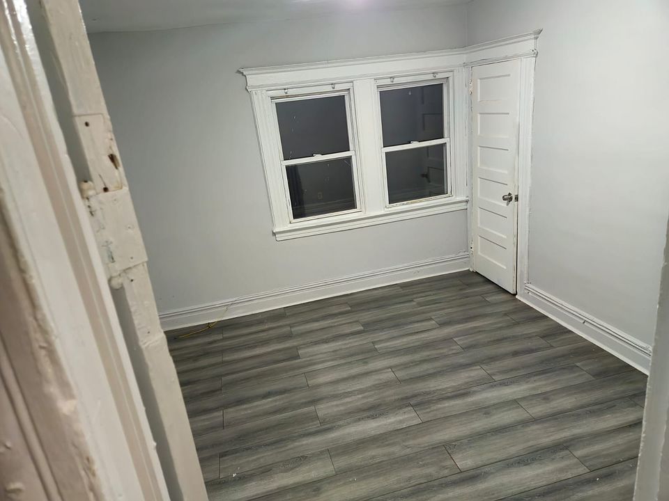 Building Photo 3