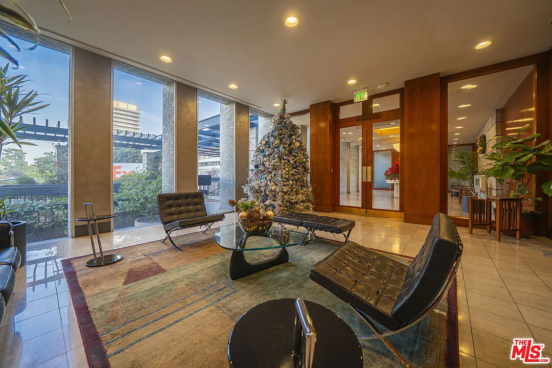 2 bed, 2.0 bath, 1234 sqft, $4,000 — Photo 3