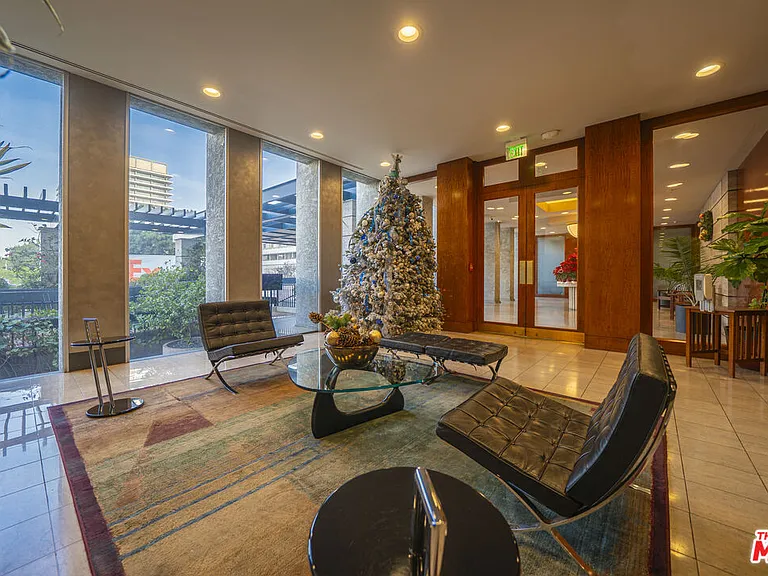 800 W 1st St #2104 — Photo 22