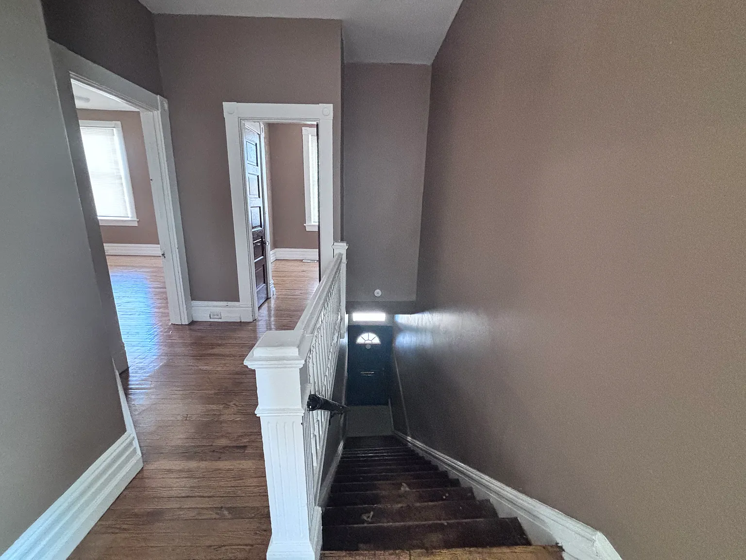 3 bed, 1000 sqft, $1,200 — Photo 2