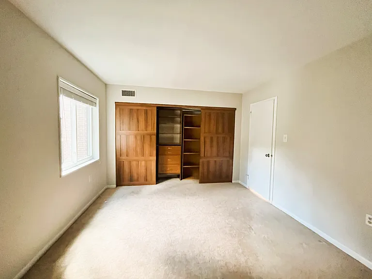 1538 Northgate Sq #12 — Photo 11