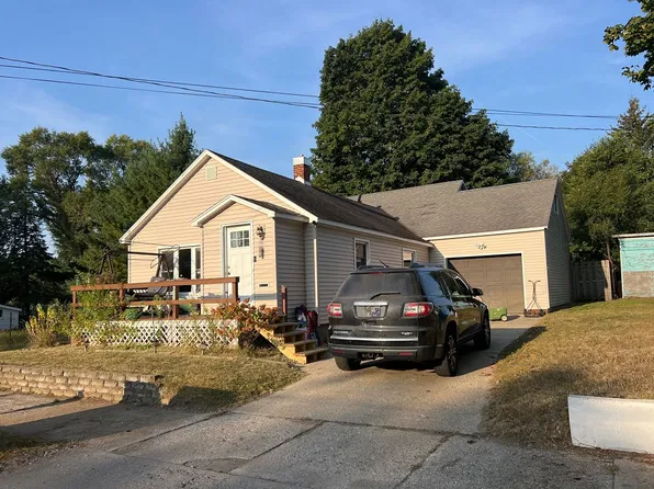 709 Colfax St, Cadillac, MI 49601