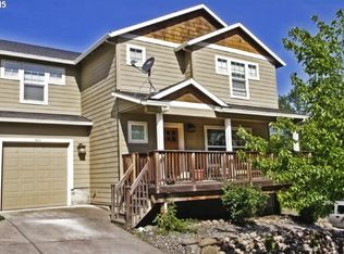 404 Maxs Pl, Hood River, OR 97031