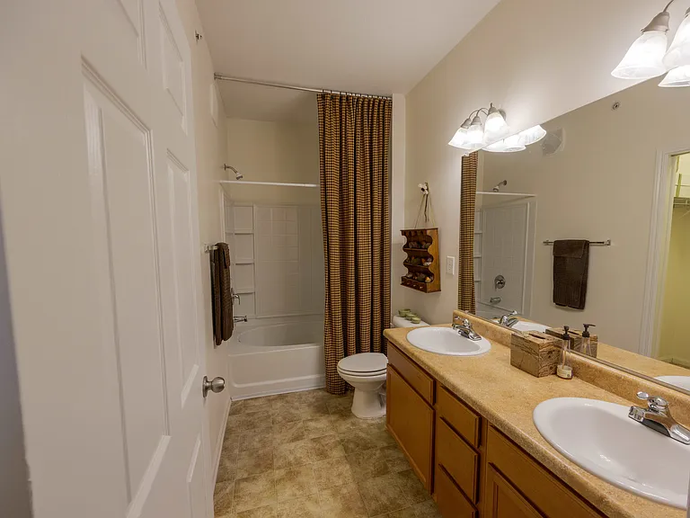 Knob Creek Apartments — Photo 15