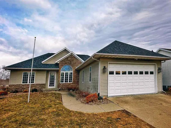 40 Coyote Ct, North Liberty, IA 52317