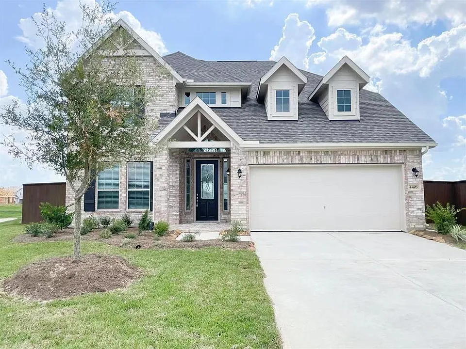4403 Silvergrass Ln