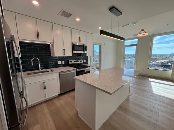 Bank Street Apartments at Burlington Square