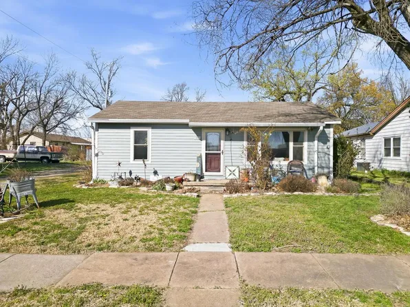 107 S Church St, Udall, KS 67146