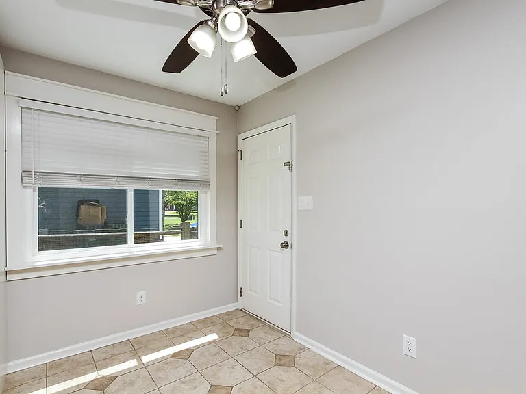 12907 Silbury Ln — Photo 5