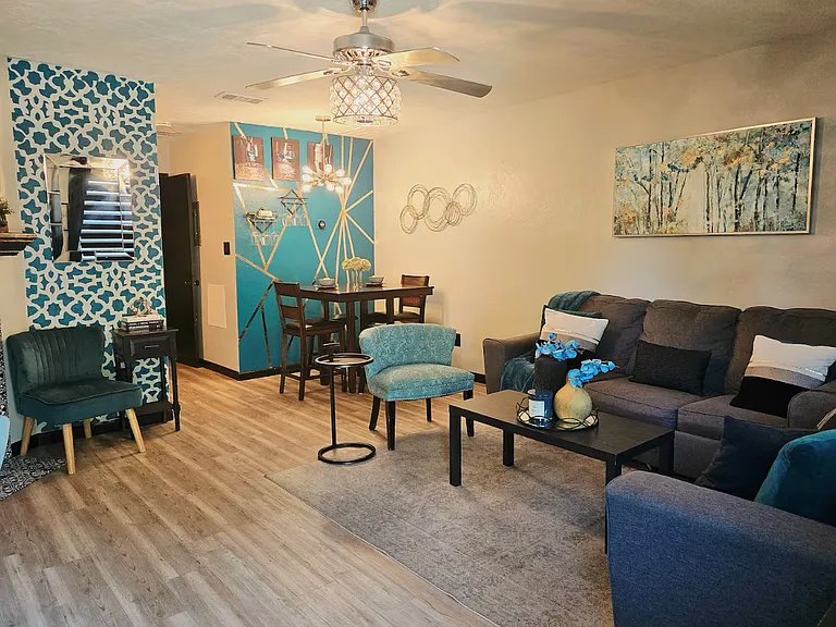 2528 Mar Ct — Photo 2