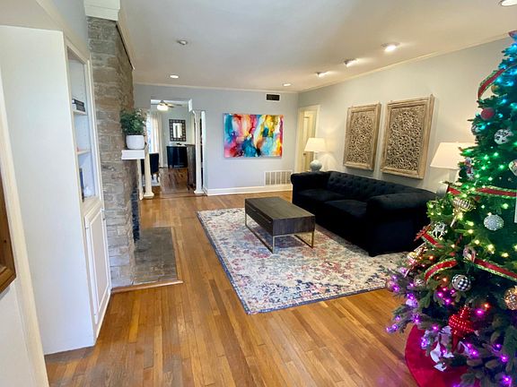 Formal Living from entry hallway