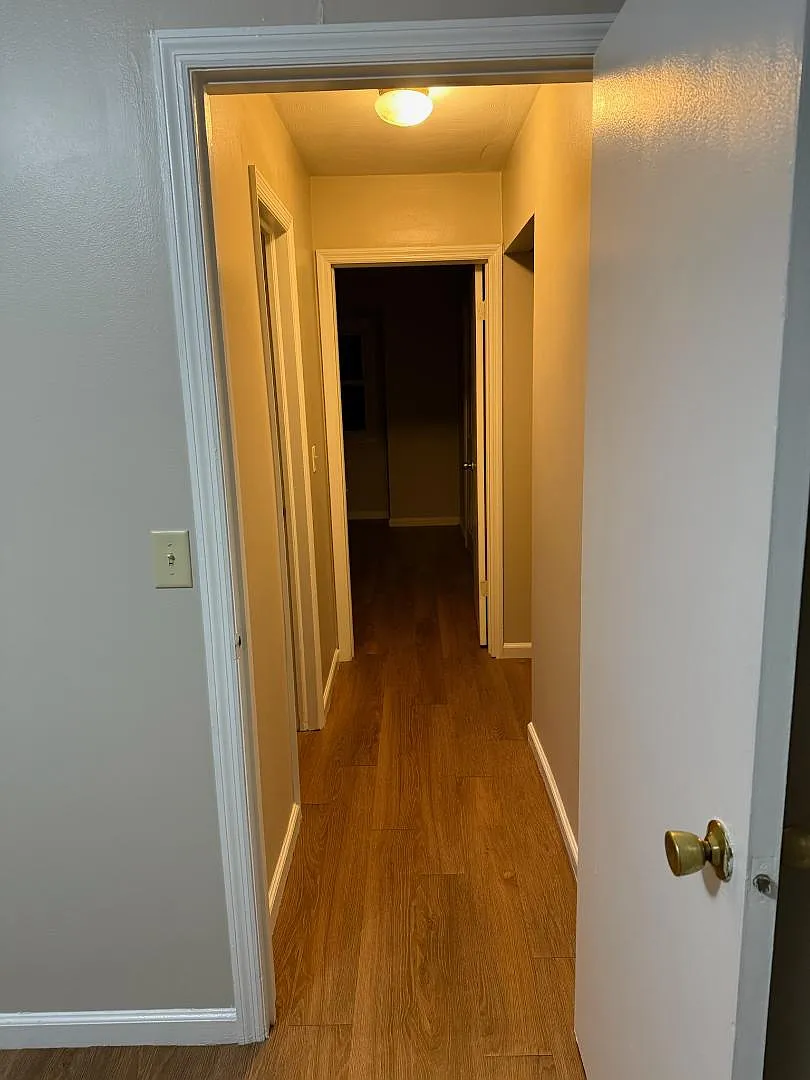 19 Lakeshore Drive Apt 10 - 9-7 — Photo 3