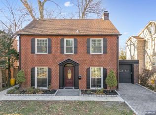 1290 Fayette St, Teaneck, NJ 07666