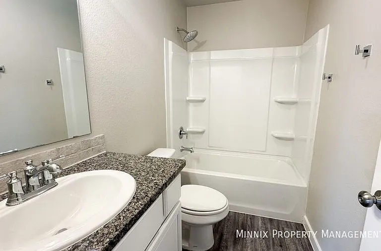 3219 Abbeville Ave — Photo 13