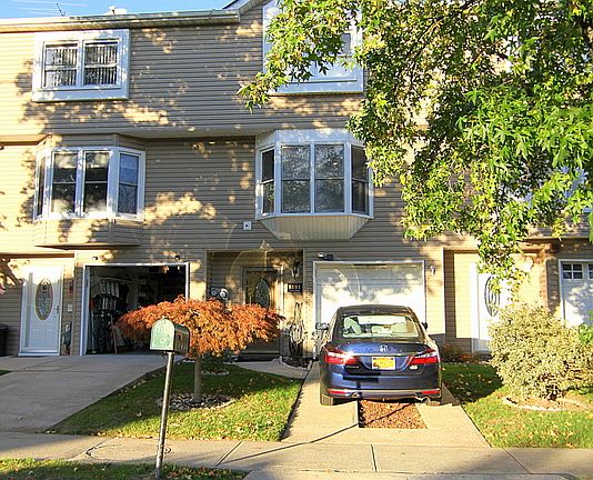 2nd image of 605 Naughton Ave