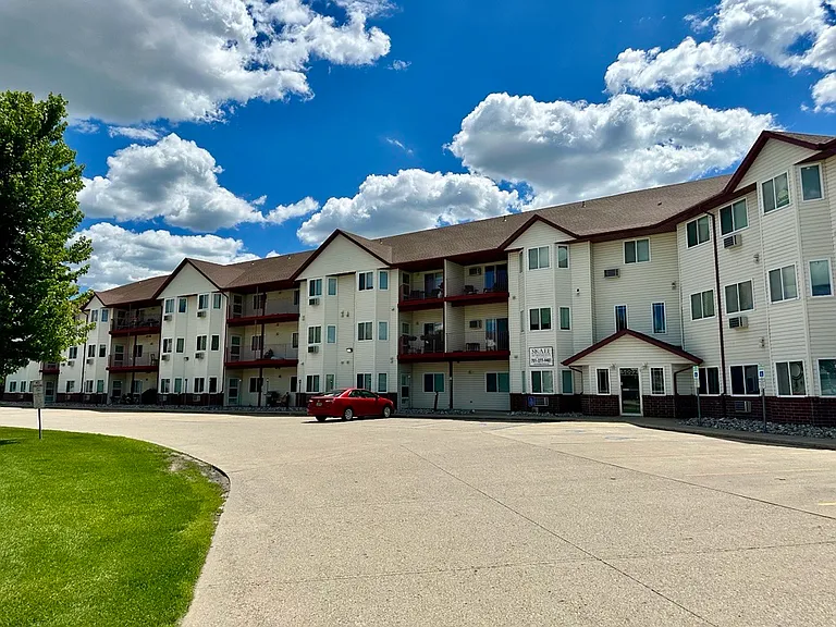 Skaff Apartments - 5002 16th Ave S Fargo, ND 58103