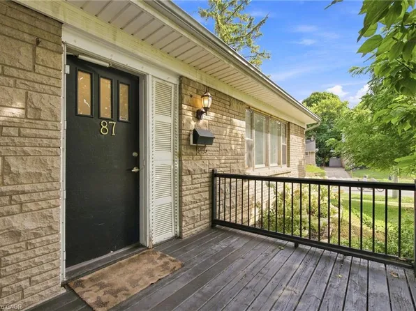 87 Radford St, Hamilton, ON L8S 3E5