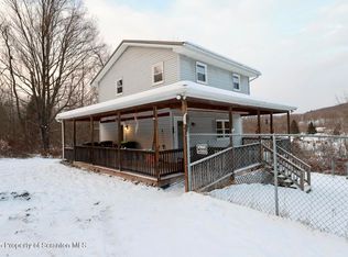 9 Clayton Ln, Scott Township, PA 18447