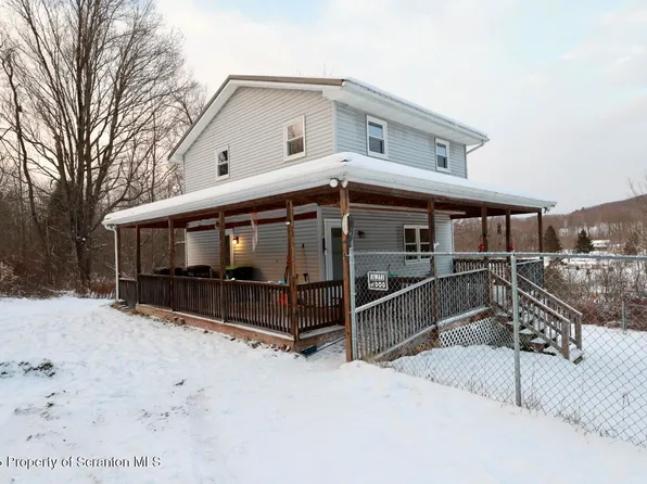 9 Clayton Ln, Scott Township, PA 18447