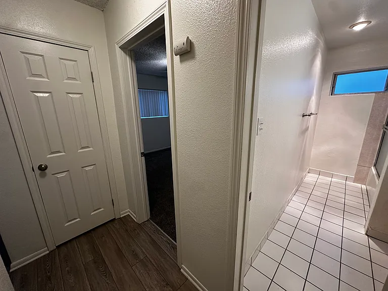 Courtyard Square Apartments — Photo 42