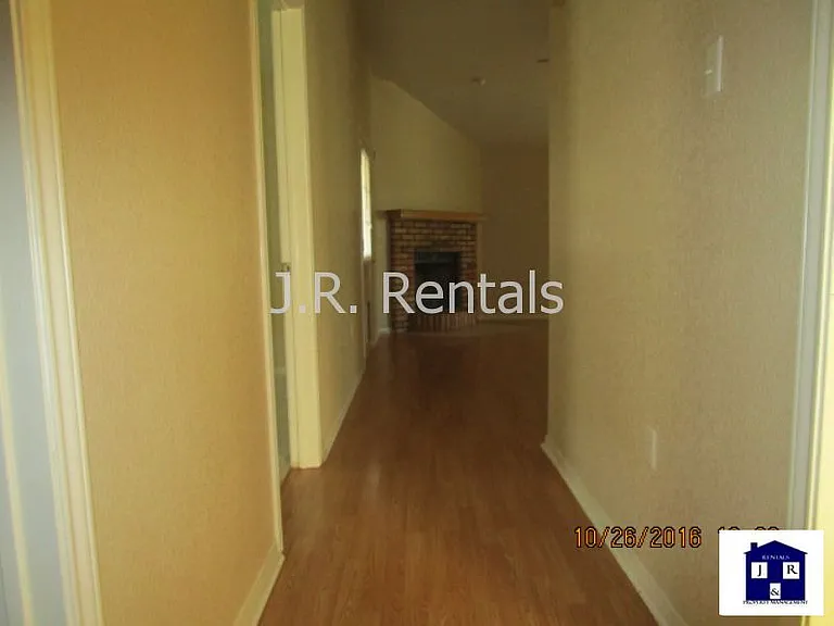 1506 Creek St — Photo 36
